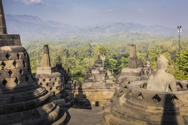 Gün batımı arka plan üzerinde Buddist Tapınağı Borobudur. Yogyakarta. Java,