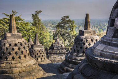Gün batımı arka plan üzerinde Buddist Tapınağı Borobudur. Yogyakarta. Java,