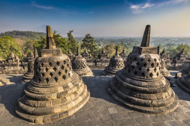 Gün batımı arka plan üzerinde Buddist Tapınağı Borobudur. Yogyakarta. Java,