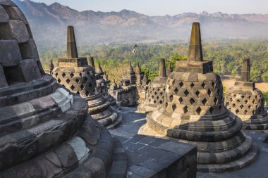 Gün batımı arka plan üzerinde Buddist Tapınağı Borobudur. Yogyakarta. Java,