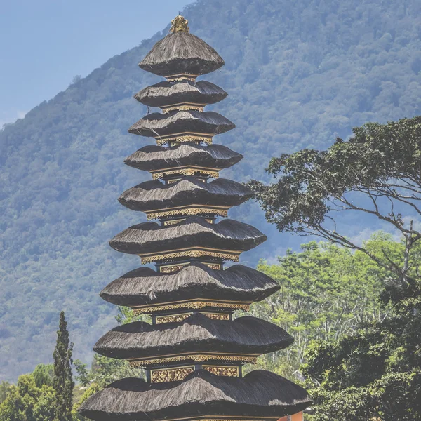 Ulun Danu tempel Beratan Lake in Bali Indonesië — Stockfoto