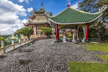 Cebu, Philip Taoist tapınakta Pagoda ve ejderha heykeli