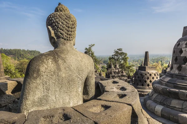 Μνημεία παγκόσμιας πολιτιστικής κληρονομιάς & το μεγαλύτερο Borobudur ναού bhuddist στο Yogjak — Φωτογραφία Αρχείου
