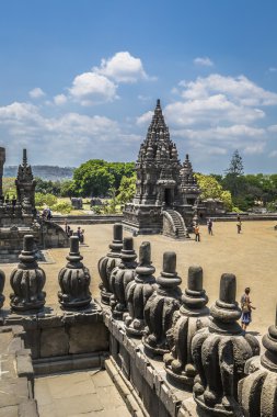Endonezya 'daki Java adasında Yogyakarta yakınlarındaki Prambanan tapınağı