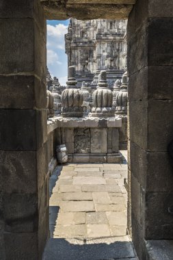 Endonezya 'daki Java adasında Yogyakarta yakınlarındaki Prambanan tapınağı
