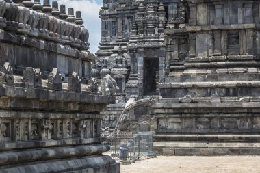 Endonezya 'daki Java adasında Yogyakarta yakınlarındaki Prambanan tapınağı