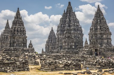 Endonezya 'daki Java adasında Yogyakarta yakınlarındaki Prambanan tapınağı