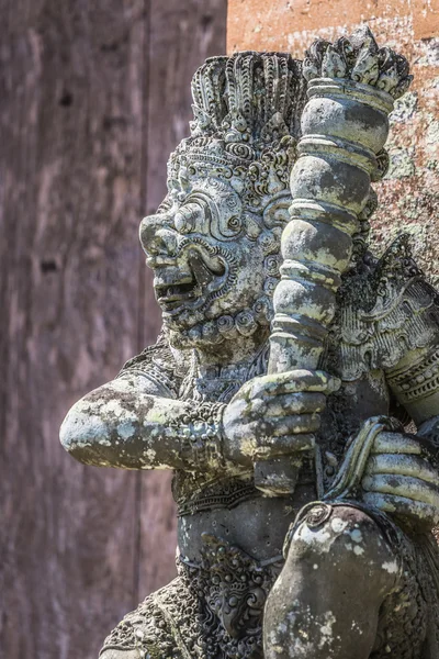 Templet i Bali, Indonesien på en vacker solig dag — Stockfoto