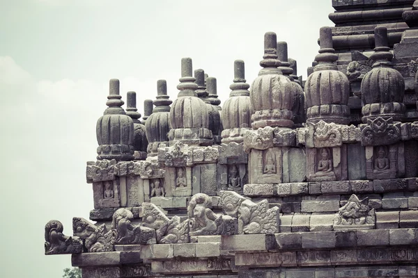 Templo de Prambanan perto de Yogyakarta na ilha de Java, Indonésia — Fotografia de Stock