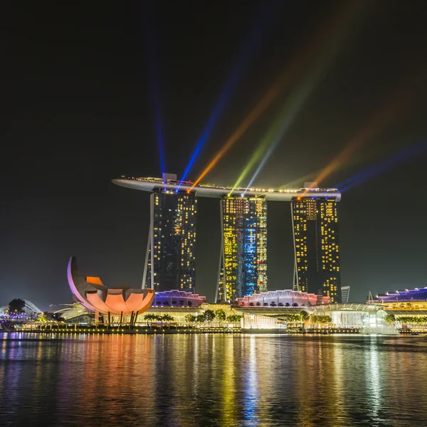 MARINA BAY SANDS, SINGAPORE NOVEMBER 05, 2015: Beautiful laser s — Stock Photo, Image
