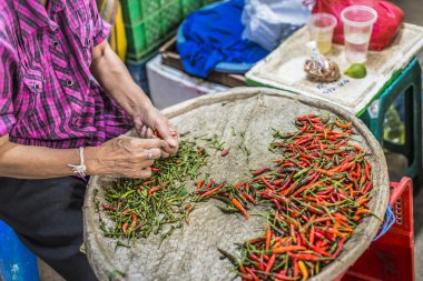 Biberler Satılık Market, Tayland