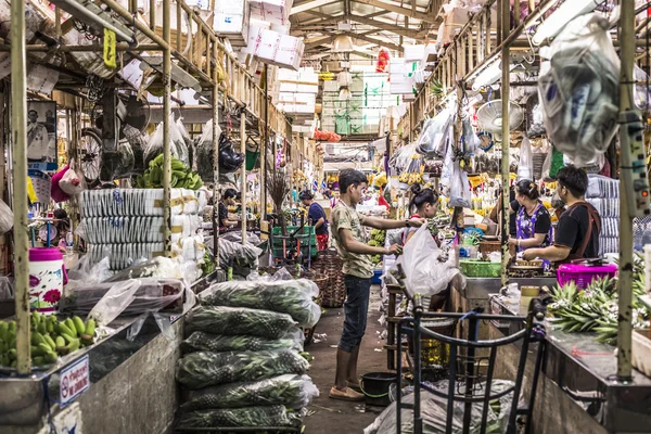 BANGKOK, TAILÂNDIA - NOVEMBRO 07, 2015: Pessoas não identificadas trans — Fotografia de Stock