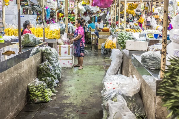 BANGKOK, THAILAND - NOVEMBRO 07, 2015: Mulher local vende tailandês st — Fotografia de Stock