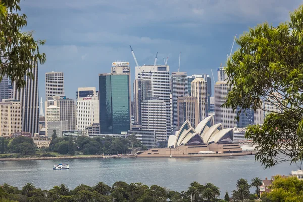 Sydney - 25 Ekim: Sydney Opera Binası görünümü üzerinde 25 Ekim 2015