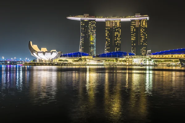 Marina Bay Sands, Szingapúr, November 05, 2015-re: Marina Bay waterf — Stock Fotó