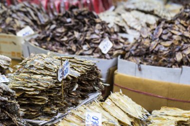 Deniz ürünleri satış Bangkok, Thaila Tay street pazarında kurutulmuş