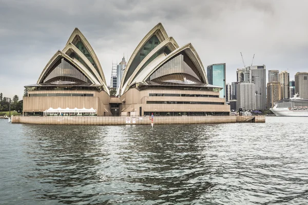 SYDNEY - OCTOBER 27 : Opera House on October 27, 2015 in Sydney. — 图库照片