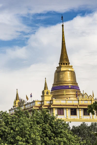 La Stupa en la parte superior de Wat Saket, también conocido como el Moun de Oro — Foto de Stock