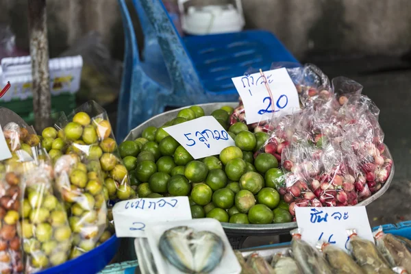 Fruta de la calle en Bangkok, Tailandia . — Foto de Stock