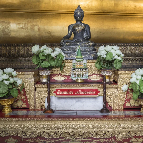 Meditando Buda em Wat Pho Temple, Bangkok . — Fotografia de Stock