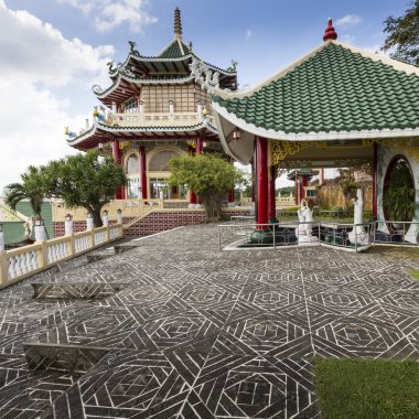 Cebu, Philip Taoist tapınakta Pagoda ve ejderha heykeli