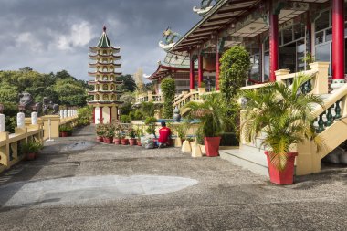 Cebu, Philip Taoist tapınakta Pagoda ve ejderha heykeli