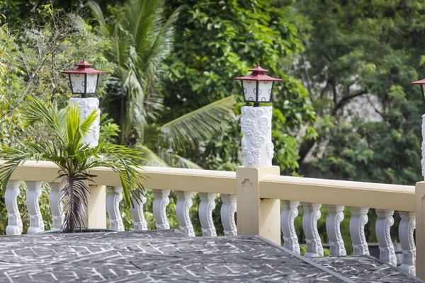 Cebu, Philip Taoist tapınakta Pagoda ve ejderha heykeli