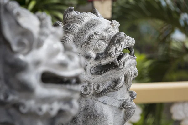 Pagoda y dragón escultura del Templo Taoísta en Cebú, Felipe —  Fotos de Stock