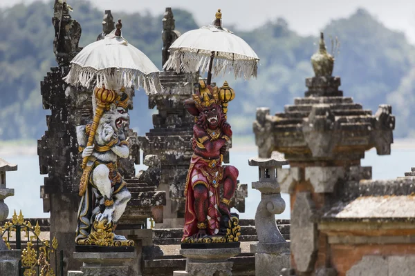 Świątynia Ulun Danu Beratan Lake na Bali Indonezja — Zdjęcie stockowe