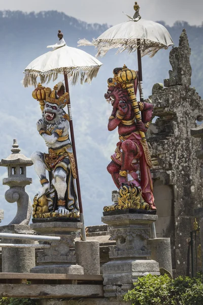 Świątynia Ulun Danu Beratan Lake na Bali Indonezja — Zdjęcie stockowe