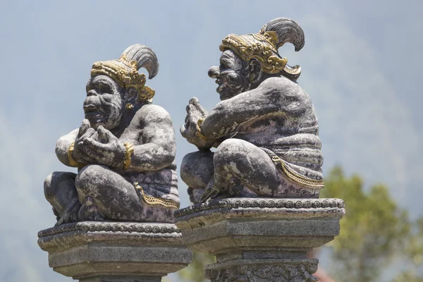 Świątynia Ulun Danu Beratan Lake na Bali Indonezja — Zdjęcie stockowe