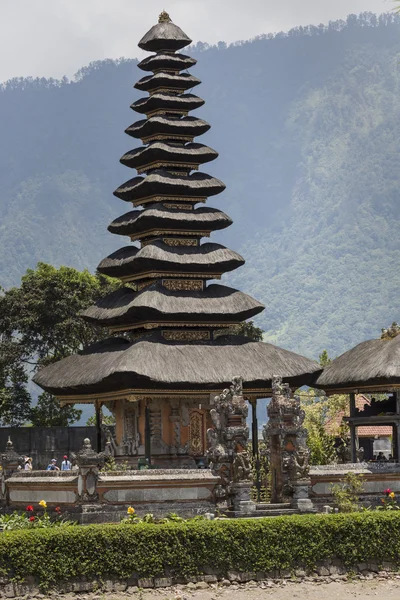 Ulun Danu templom Beratan tó Bali Indonéziában — Stock Fotó