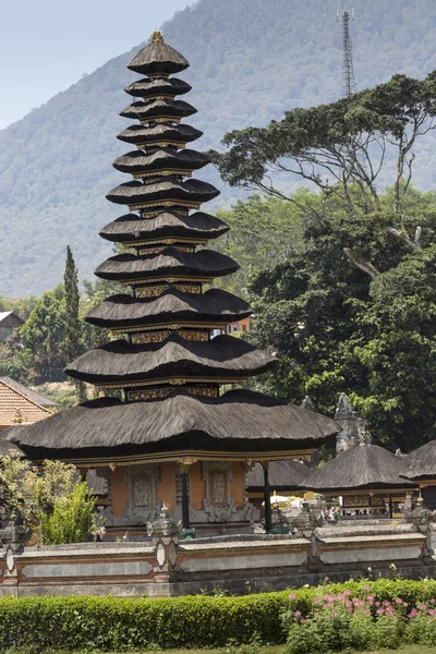 Ulun Danu templom Beratan tó Bali Indonéziában — Stock Fotó