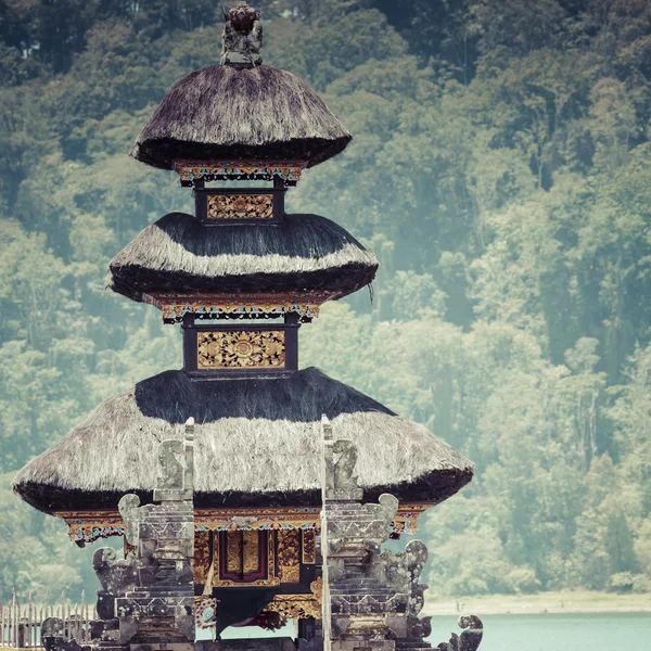 Ulun Danu templom Beratan tó Bali Indonéziában — Stock Fotó