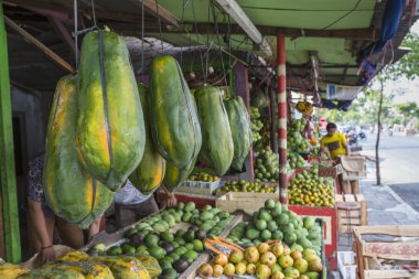 Papaya tropikal Market Yogjakarta, Endonezya.