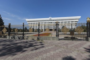 Büyük Millet Meclisi (Yüksek Konseyi) Kırgız Cumhuriyeti. Bişkek