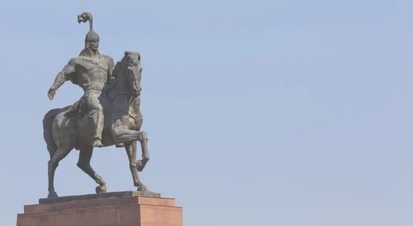 Pomnik epopeja Manas na Ala zbyt Square. Biszkek — Zdjęcie stockowe
