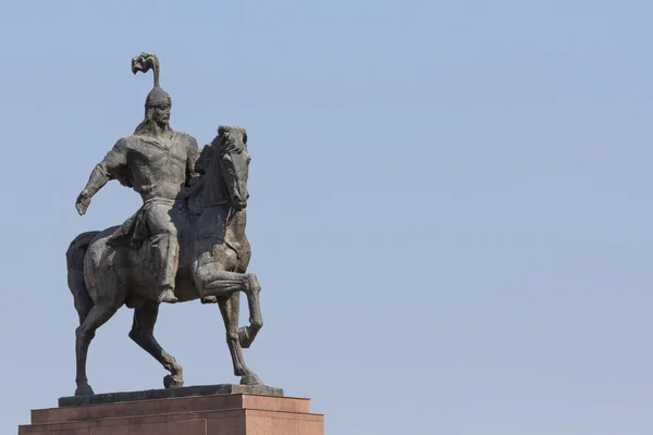 Памятник Эпопеи Манаса на площади Ала-Тоо. Бишкек — стоковое фото