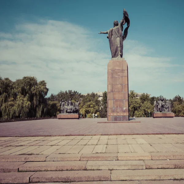 Monument to the Fighters of the Revolution.Kyrgyzstan. — Stock Photo, Image