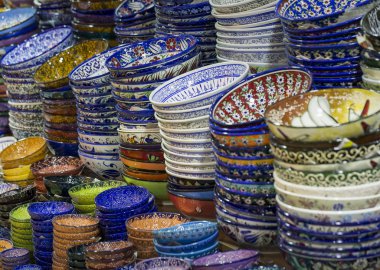 Grand Bazaar 'da geleneksel Türk seramikleri