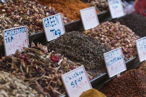 Loja de chá em Grand Bazaar, Istambul, Turquia . — Fotografia de Stock