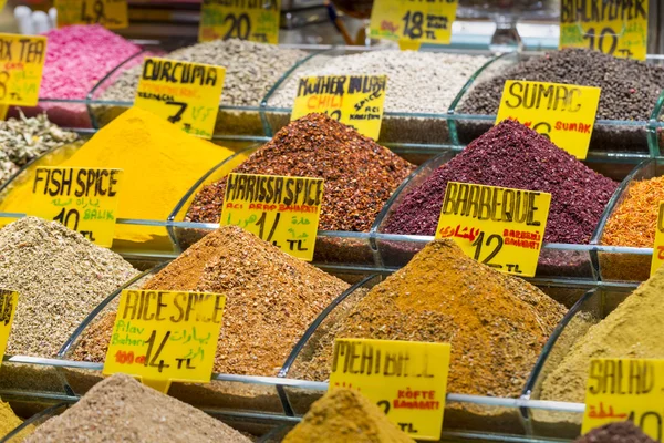 Turquía, Estambul, Spice Bazaar, especias turcas en venta — Foto de Stock
