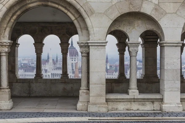 Budapest, Ungern - 10 December 2015: Parlamentet i Budapest, c — Stockfoto