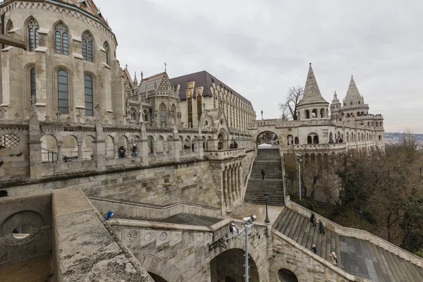 Budapest, Węgry - 10 grudnia 2015: Baszta Rybacka w Bu — Zdjęcie stockowe