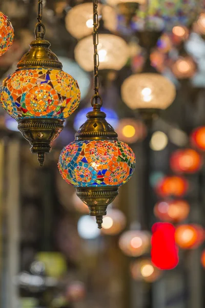 Různé staré lampy na velký Bazar v Istanbulu — Stock fotografie