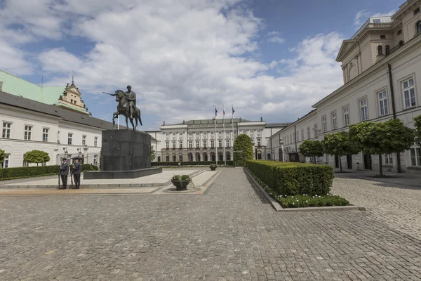 WARSAW, POLONIA - 08 DE JULIO: Palacio Presidencial en Varsovia, Polonia —  Fotos de Stock