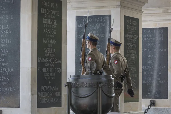 폴란드, 바르샤바-7 월 8: Pi에서 무명 용사의 무덤 — 스톡 사진