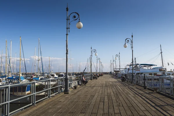 Madeira serrada em Larnaca port, Chipre . — Fotografia de Stock