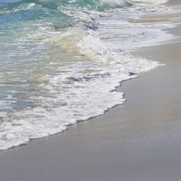 Wave of the sea on the sand beach — Stock Photo, Image