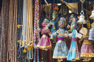 Maskeleri, Bebek ve Hatıra Eşyası Durbar Meydanı Ka'sokak dükkanda